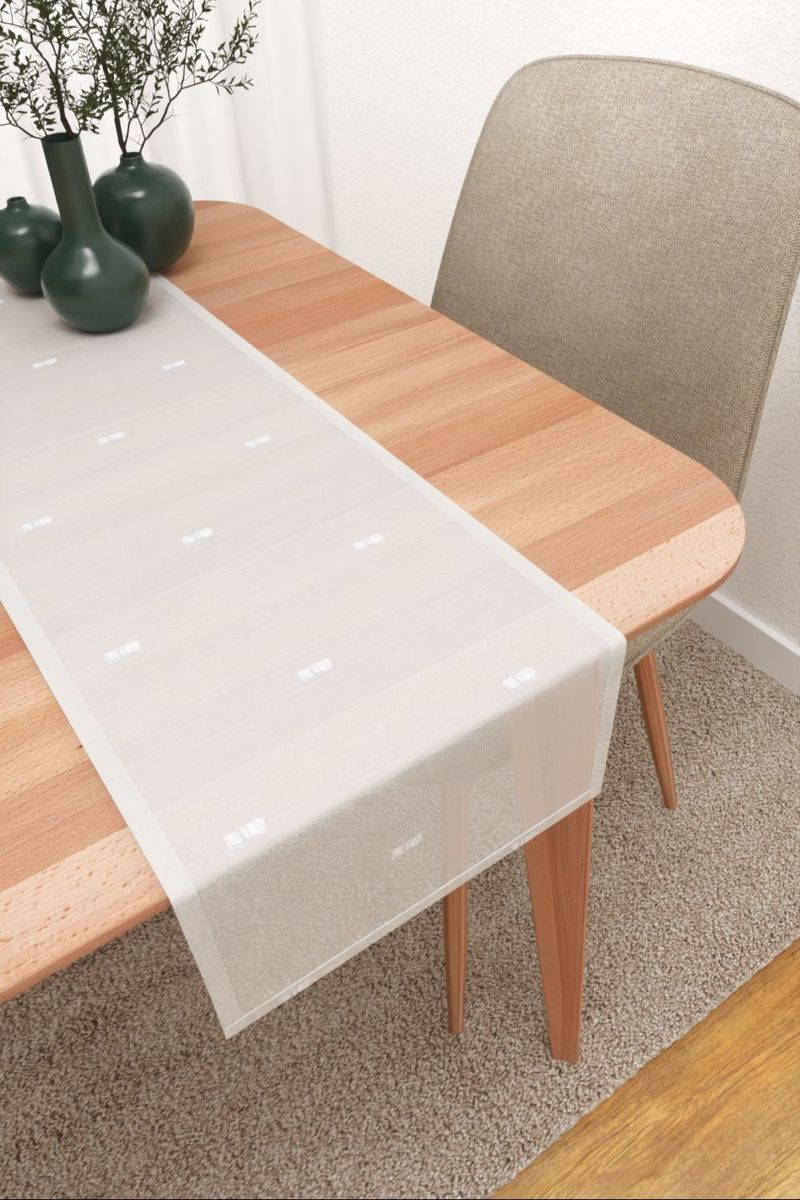 Tischläufer in weiss