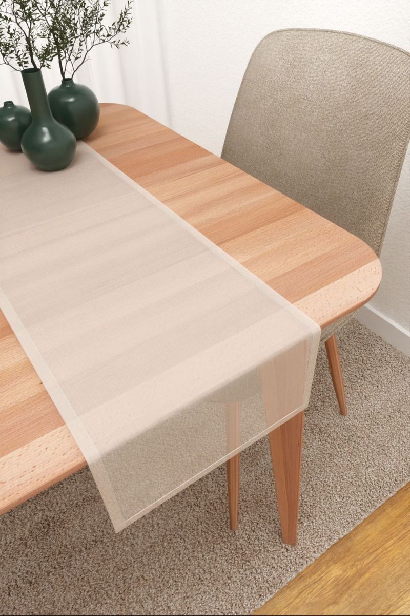 Tischläufer in Weiss